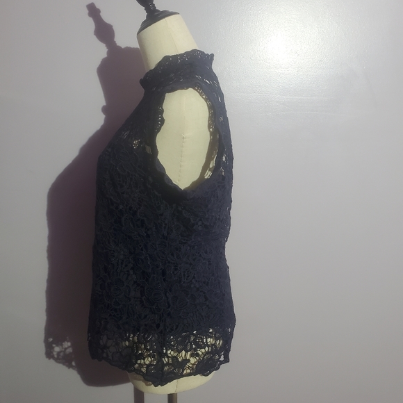 Nanette lepore black lace shell top size small - Picture 3 of 6